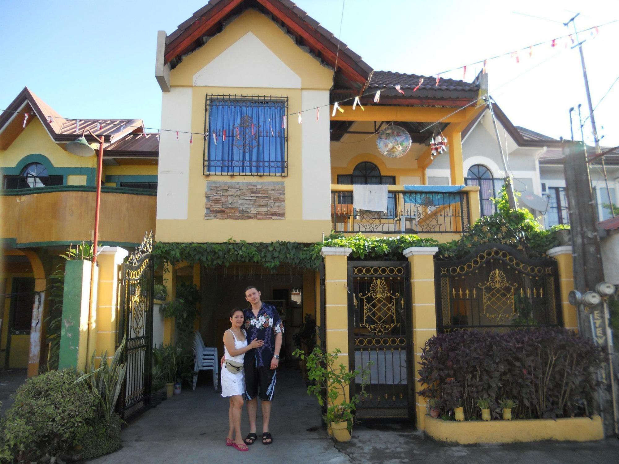 Chona And Christophe Guesthouse - Cavite Dasmarinas Exterior photo